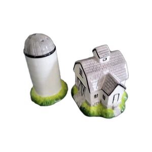 Cracker Barrel Barn And Silo Salt And Pepper Shaker Stonewear Set Farmhouse NIB